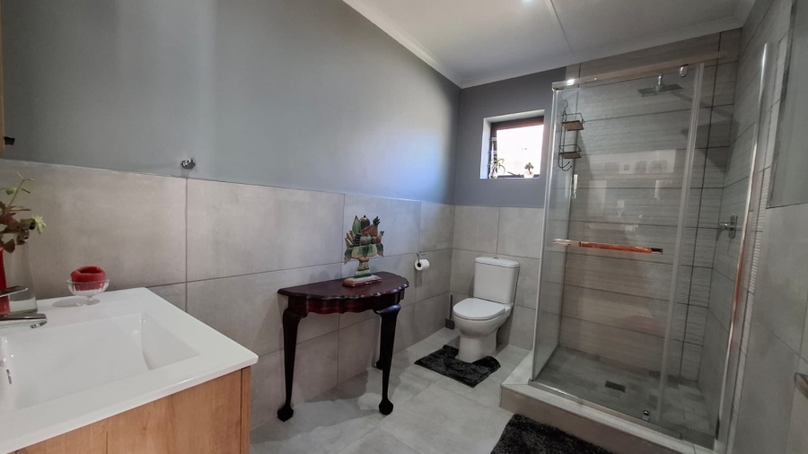 3 Bedroom Property for Sale in Dolphin Creek Golf Estate Western Cape